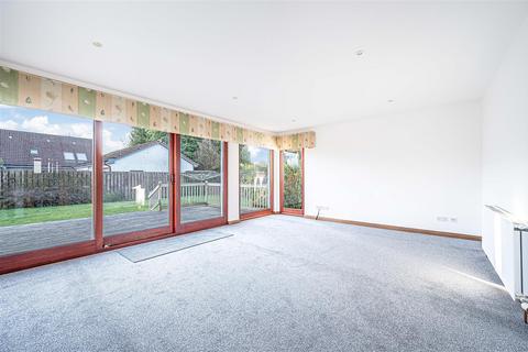 4 bedroom detached bungalow for sale, 32 Black Road, Kelty, KY4 0BD