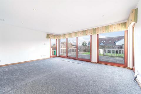 4 bedroom detached bungalow for sale, 32 Black Road, Kelty, KY4 0BD