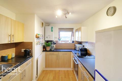 1 bedroom apartment for sale, Shapland Way, London