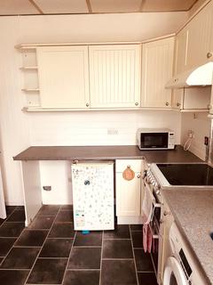 4 bedroom terraced house to rent, Glencoe Avenue, Ilford IG2