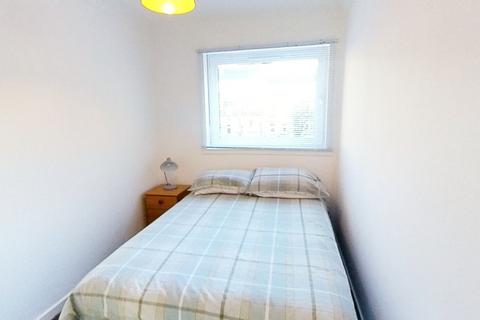 2 bedroom flat to rent, Hillfoot Street, Glasgow, G31