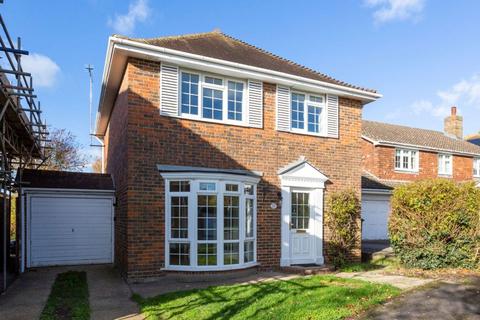 4 bedroom detached house to rent, Warham Road, Otford TN14 5PF