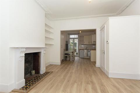 1 bedroom flat to rent, Harbut Road, Battersea SW11