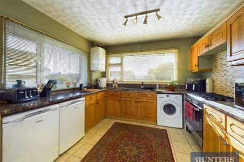 2 bedroom semi-detached bungalow for sale, Oak Close, Filey