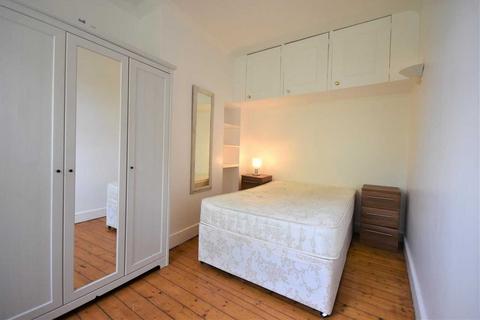 1 bedroom flat for sale, Dewsbury Court, Chiswick