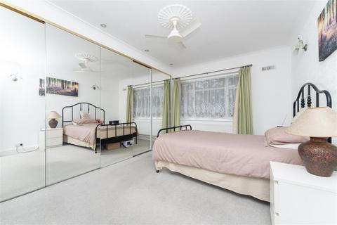 19 Hamilton Road, Uxbridge, UB8 3AJ