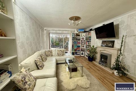 3 bedroom end of terrace house for sale, Amwell Court, Waltham Abbey EN9