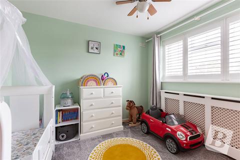 18 Rayburn Road, Hornchurch, RM11 3AP