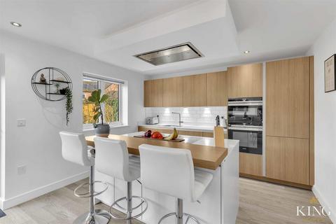 14 Queen Elizabeth Way, Bidford On Avon, Alcester, B50 4GN