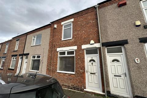 2 bedroom terraced house to rent, Kitchener Street, Darlington