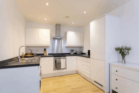 1 bedroom serviced apartment to rent, High Street, Redhill RH1