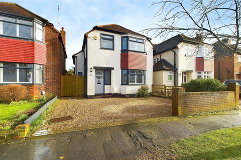 3 bedroom detached house for sale, Rosehill Avenue, Surrey GU21