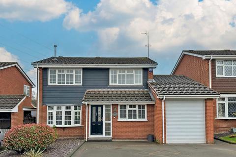 3 bedroom detached house for sale, Brindley Close, Wombourne, WV5