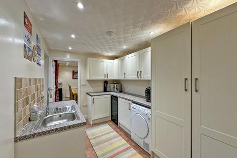 4 Brindley Close, Wombourne, Wolverhampton, WV5 8HH