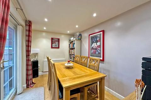 4 Brindley Close, Wombourne, Wolverhampton, WV5 8HH