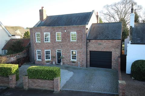 4 bedroom detached house for sale, Cowgate, Welton