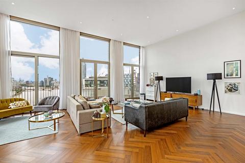 3 bedroom penthouse to rent, Capital Building, Embassy Gardens, 8 New Union Square, Nine Elms, London,SW11