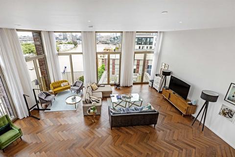 3 bedroom penthouse to rent, Capital Building, Embassy Gardens, 8 New Union Square, Nine Elms, London,SW11