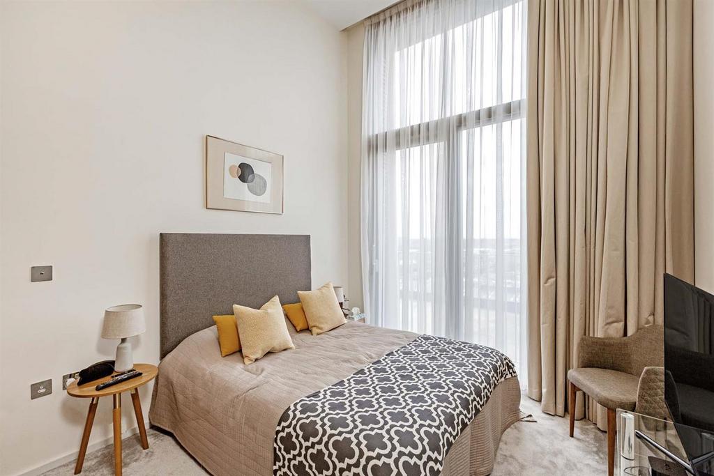 Bedroom (3).jpg