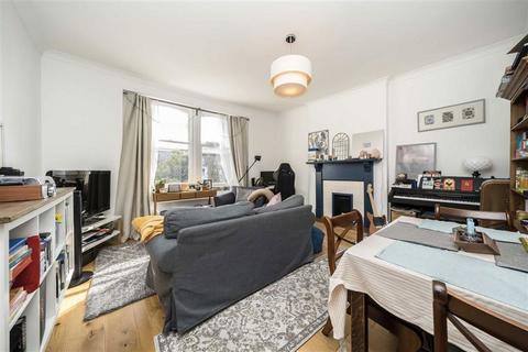 1 bedroom flat for sale, Burnt Ash Hill, London SE12