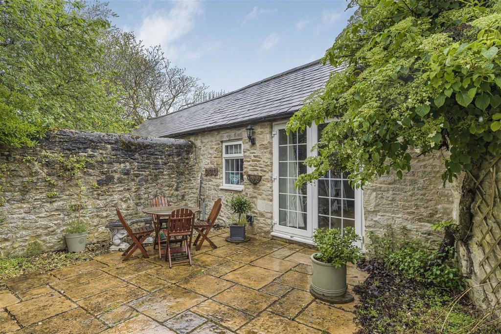 Rear Courtyard Garden