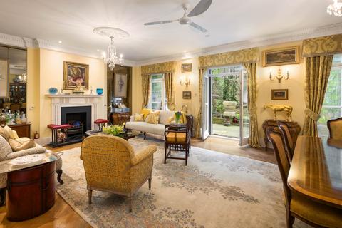 2 bedroom maisonette for sale, Eaton Square, London, SW1W