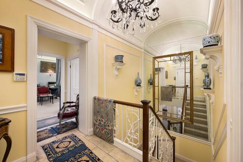 2 bedroom maisonette for sale, Eaton Square, London, SW1W