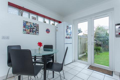 2 Douglas Close, St Peters, Broadstairs, CT10 2XG