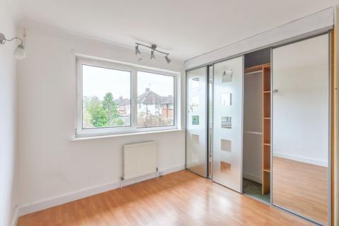 3 bedroom semi-detached house to rent, Sidcup Road London SE9