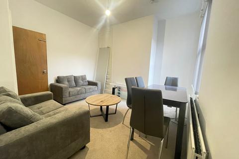 4 bedroom terraced house to rent, Acomb Street, Manchester M14