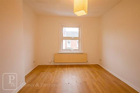 2 bedroom terraced house to rent, Cromwell Road, Colchester, Essex, CO2