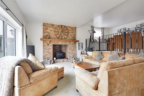 19 Links Drive, Bexhill-on-sea, TN40 1TA