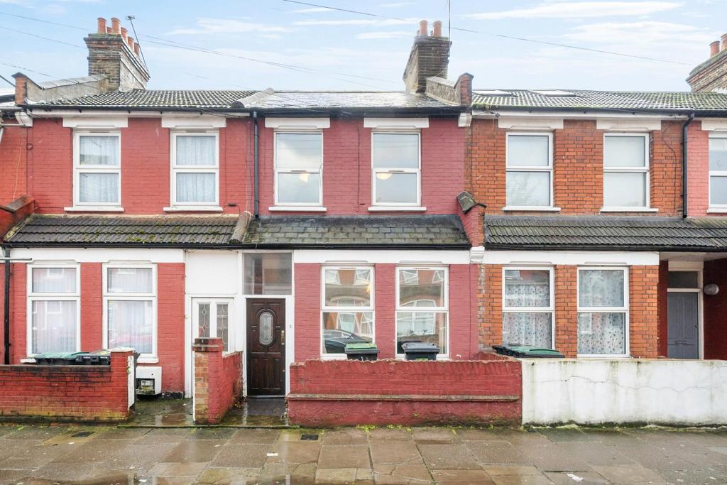 108 Thackeray N17 9 EA-No Watermark-12.jpg