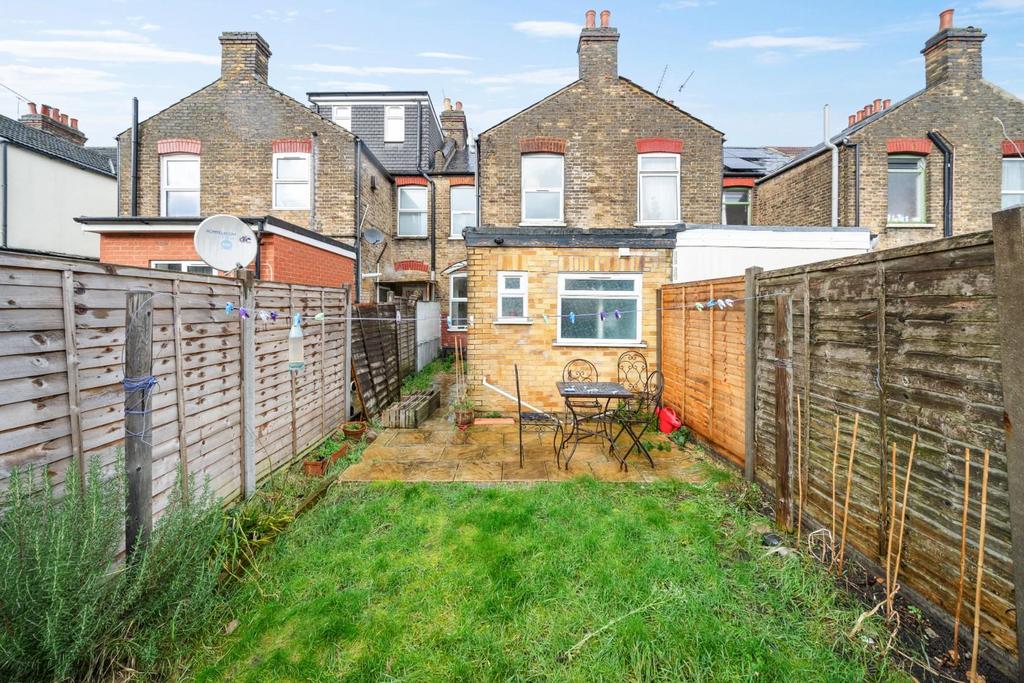 108 Thackeray N17 9 EA-No Watermark-11.jpg