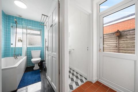 108 Thackeray Avenue, London, N17 9EA