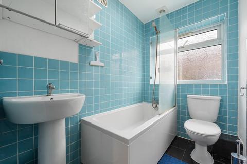 108 Thackeray Avenue, London, N17 9EA