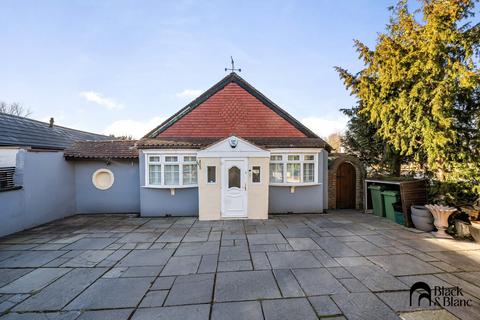 3 bedroom bungalow for sale, Leaves Green Road, Keston, Bromley, BR2