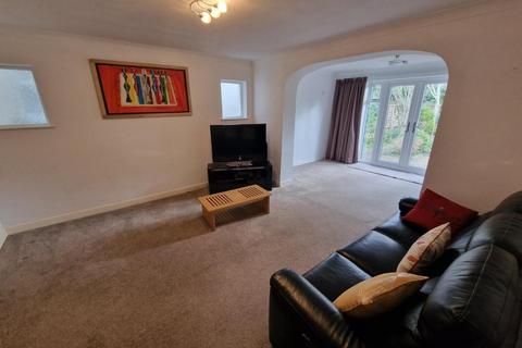 5 bedroom detached house to rent, Plymouth Road, Penarth