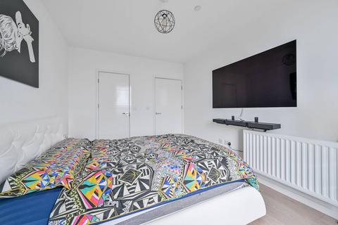 45, Bloom Heights River Rise Close, London, SE8 5FT