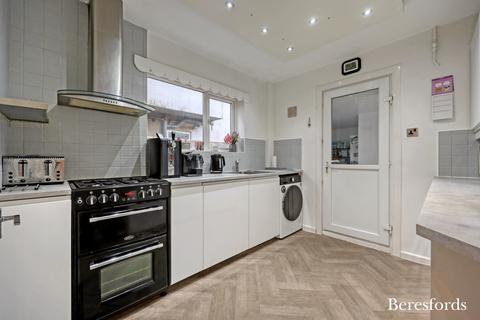 81 Marshalls Drive, Romford, RM1 4JS