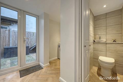 81 Marshalls Drive, Romford, RM1 4JS