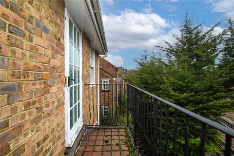 95 Cedar Terrace, Richmond, TW9 2BY