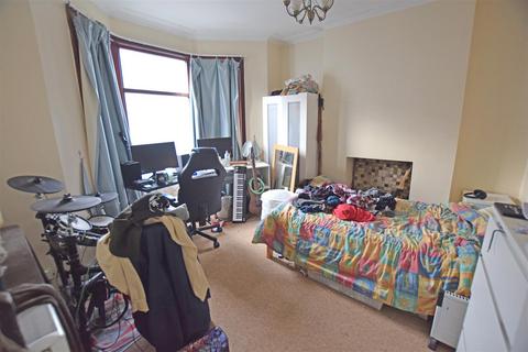 4 bedroom house to rent, Llanishen Street, Heath, Cardiff