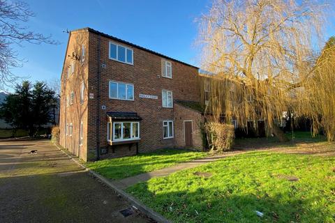 2 bedroom flat for sale, Beachborough Road, Bromley BR1