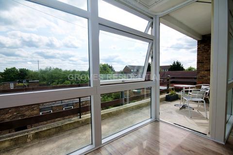 2 bedroom flat to rent, Acacia Grove, New Malden