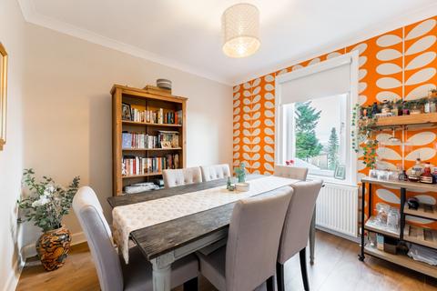 62 Kilpatrick Gardens, Clarkston, Glasgow, G76 7RH