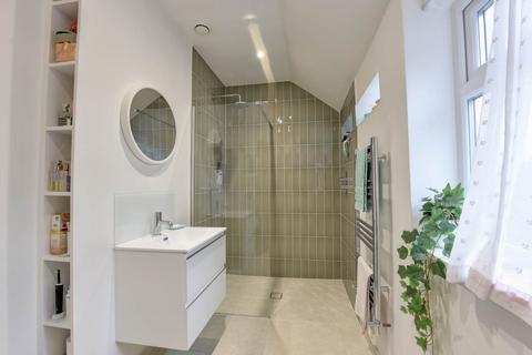 89 Harpsden Road, Henley-on-thames, RG9 1ED