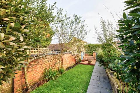 89 Harpsden Road, Henley-on-thames, RG9 1ED