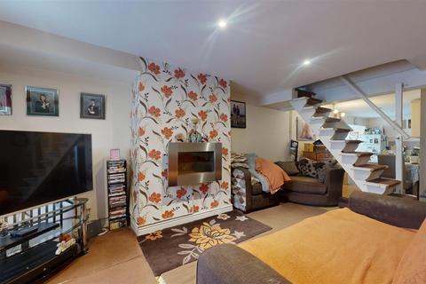 1 bedroom cottage for sale, Wakeham, Portland