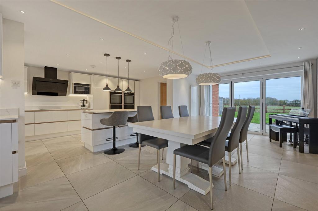 Kitchen/Dining